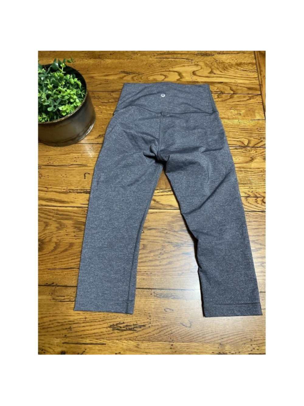 Lululemon Women’s Wunder Under High Rise 1/2 Tight Luxetreme Grey Size 4 LL90